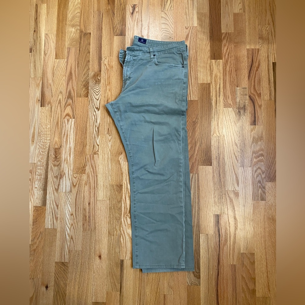 AG the Graduate tailored leg green. 38 waist and tailored length inseem 32